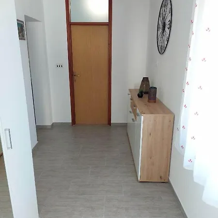 Apartment Apartman Mihovil